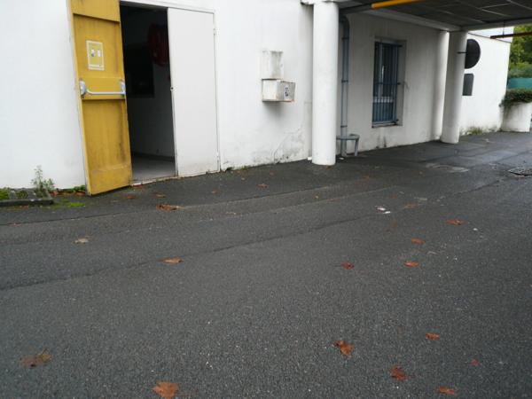 ⚜ A LOUER CHATEAUBERNARD Zone Commercial Local Bureau ⚜