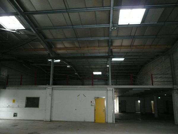 ⚜ A LOUER CHATEAUBERNARD Zone Commercial Local Bureau ⚜