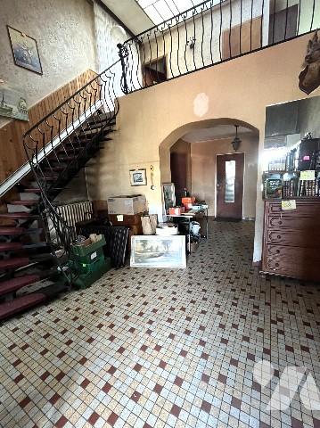 15 Min de LUNEVILLE - Maison d'environ 270m², 6 ch, avec garage attenant (atelier) de plus de 280m²