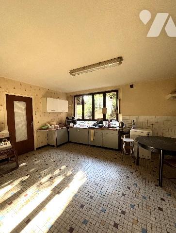 15 Min de LUNEVILLE - Maison d'environ 270m², 6 ch, avec garage attenant (atelier) de plus de 280m²