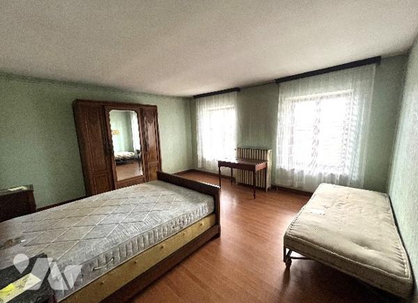 15 Min de LUNEVILLE - Maison d'environ 270m², 6 ch, avec garage attenant (atelier) de plus de 280m²