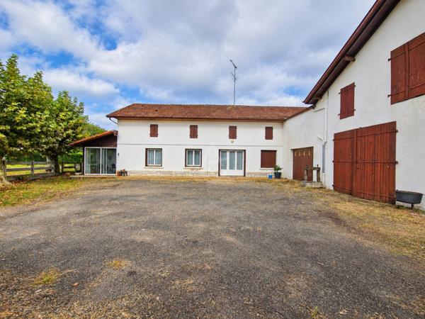 MAISON ANCIENNE 155 M² – 5 CHAMBRES – DÉPENDANCES – TERRAIN DE 2 350 M²