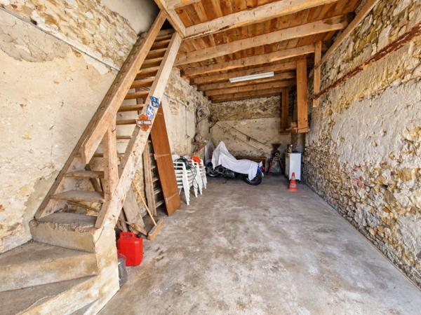 MAISON ANCIENNE 155 M² – 5 CHAMBRES – DÉPENDANCES – TERRAIN DE 2 350 M²