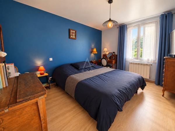 MAISON ANCIENNE 155 M² – 5 CHAMBRES – DÉPENDANCES – TERRAIN DE 2 350 M²