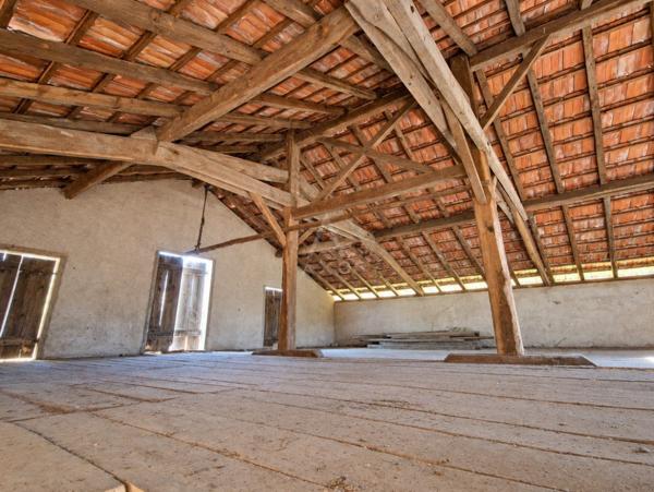 MAISON ANCIENNE 155 M² – 5 CHAMBRES – DÉPENDANCES – TERRAIN DE 2 350 M²