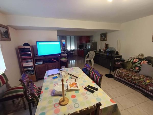 Immeuble à AIX-VILLEMAUR-PALIS, 10160 - 400m²