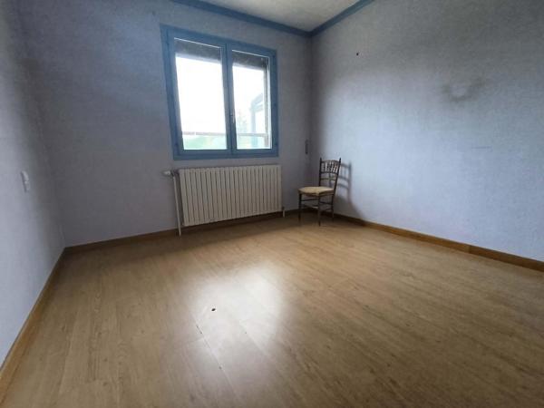Immeuble à AIX-VILLEMAUR-PALIS, 10160 - 400m²
