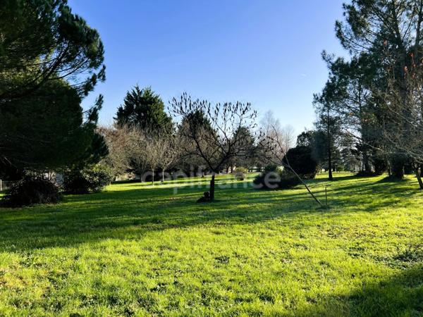 Ensemble immobilier de 302 m² à fort potentiel avec travaux - Chevanceaux (17)