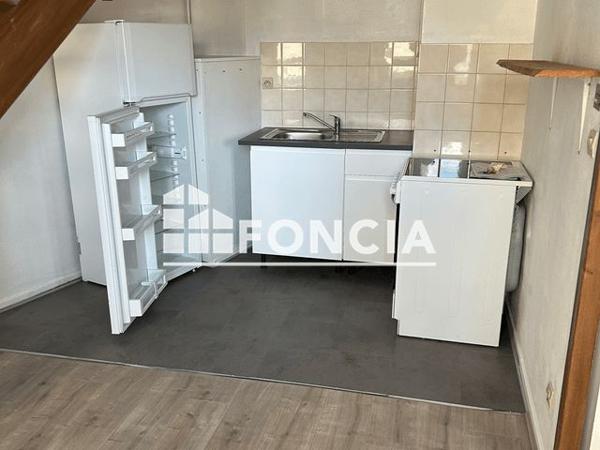 Location Studio 26 m² - 3 PLACE JULES GUESDE Saint-etienne 42100