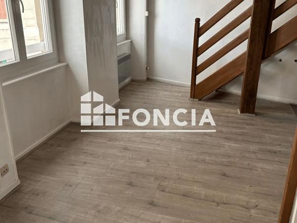 Location Studio 26 m² - 3 PLACE JULES GUESDE Saint-etienne 42100