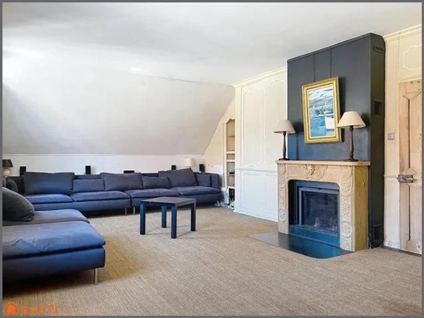 Cachet de l'ancien en coeur centre ville avec vue