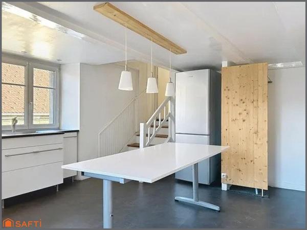 Cachet de l'ancien en coeur centre ville avec vue