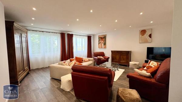 Maison à louer 5 pièces Saint-Marcel-d'Urfé (42430)
