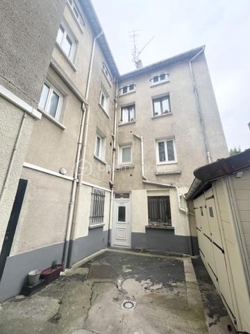 Appartement de 27 m², comprenant une cuisine, un séjour, une chambre, une salle d’eau, un WC séparé. À visiter sans tarder.