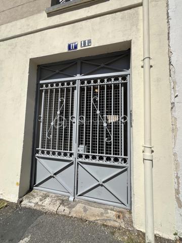 Appartement de 27 m², comprenant une cuisine, un séjour, une chambre, une salle d’eau, un WC séparé. À visiter sans tarder.