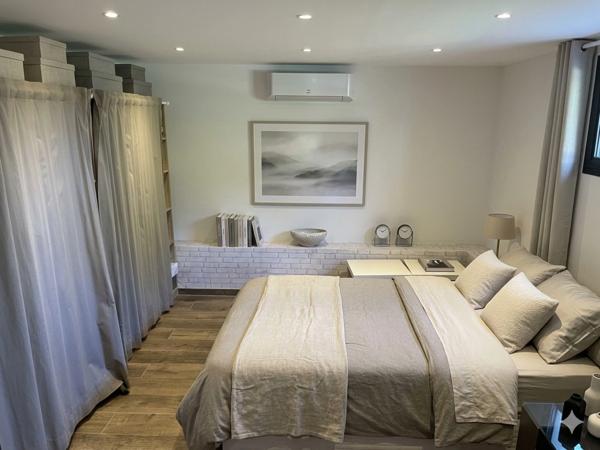 **Maison familiale de 205 m² sur 2 050 m² de terrain avec piscine, dépendance et cadre verdoyant**