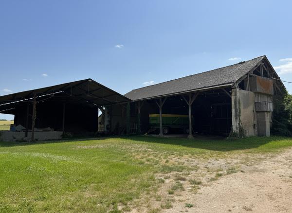 Domaine à fort potentiel : étang d'un hectare, deux maisons, dépendances exceptionnelles - à rénover et personnaliser entièrement