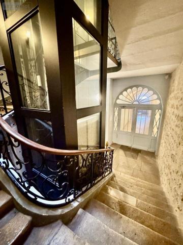 Appartement à vendre à Bordeaux en Gironde (33000), ref : 33010/114   
Chartrons