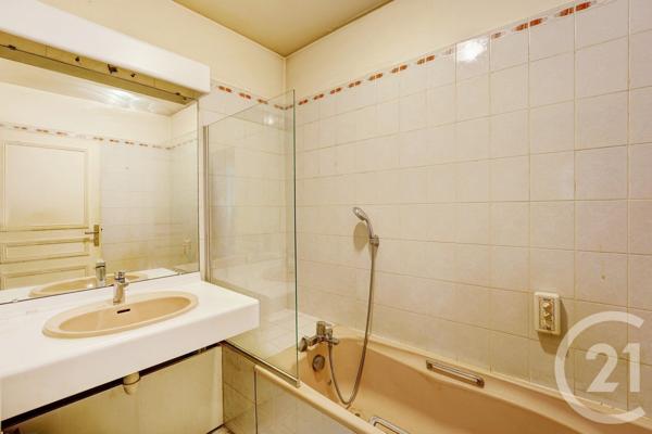 Appartement F2 à vendre  2 pièces - 50,39 m2 PARIS - 75015