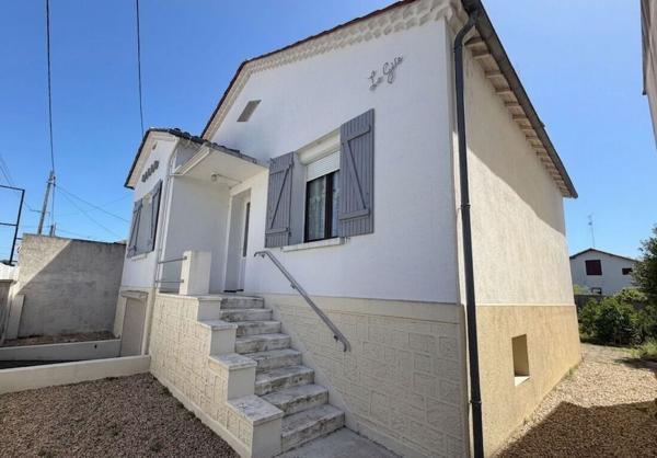 Charmante maison de ville rénovée avec 2 chambres et jardin à Bergerac !