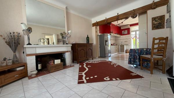 Charmante maison de ville rénovée avec 2 chambres et jardin à Bergerac !