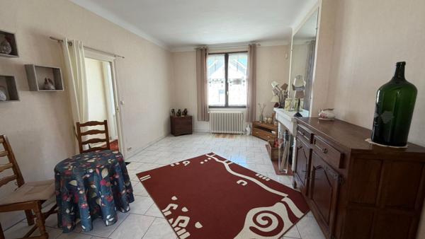 Charmante maison de ville rénovée avec 2 chambres et jardin à Bergerac !