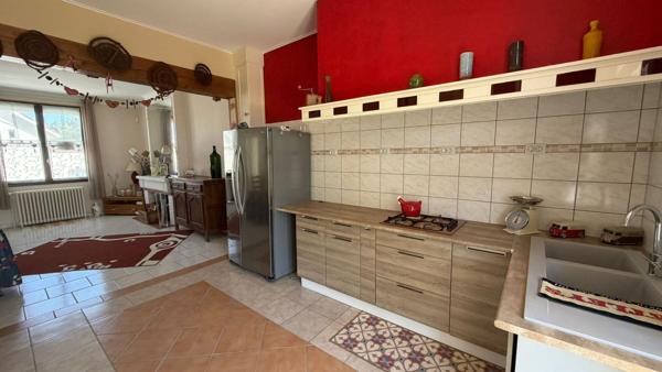 Charmante maison de ville rénovée avec 2 chambres et jardin à Bergerac !