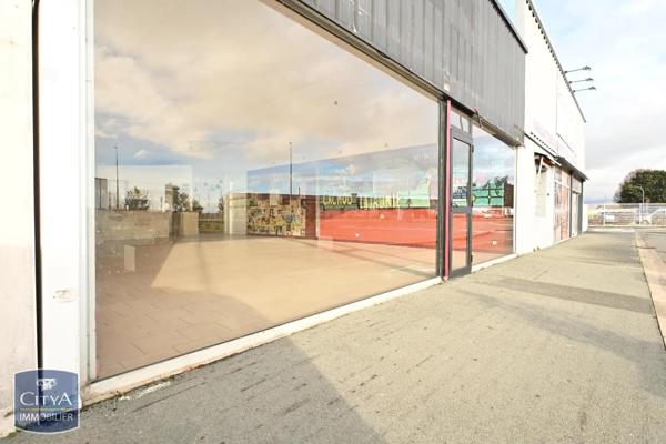 Local professionnel à vendre 519m²