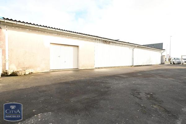 Local professionnel à vendre 519m²