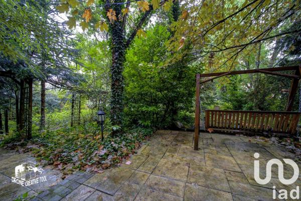 Maison traditionnelle 8 pièces de 198 m² à Fontoy (57650)