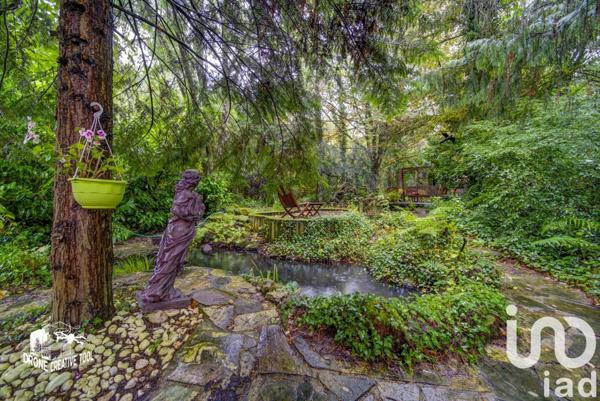 Maison traditionnelle 8 pièces de 198 m² à Fontoy (57650)