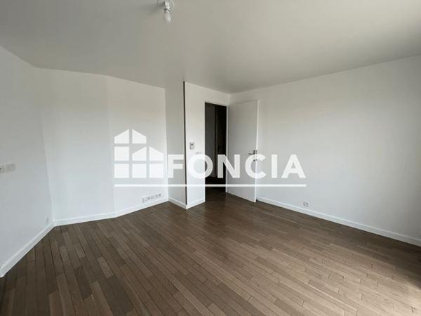 Location Appartement 3 pièces 65.3 m² - 6 RUE ROGER SALENGRO Neuilly Sur Marne 93330