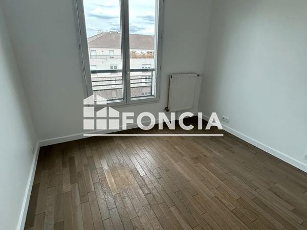 Location Appartement 3 pièces 65.3 m² - 6 RUE ROGER SALENGRO Neuilly Sur Marne 93330