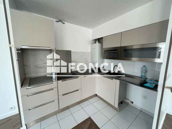 Location Appartement 3 pièces 65.3 m² - 6 RUE ROGER SALENGRO Neuilly Sur Marne 93330