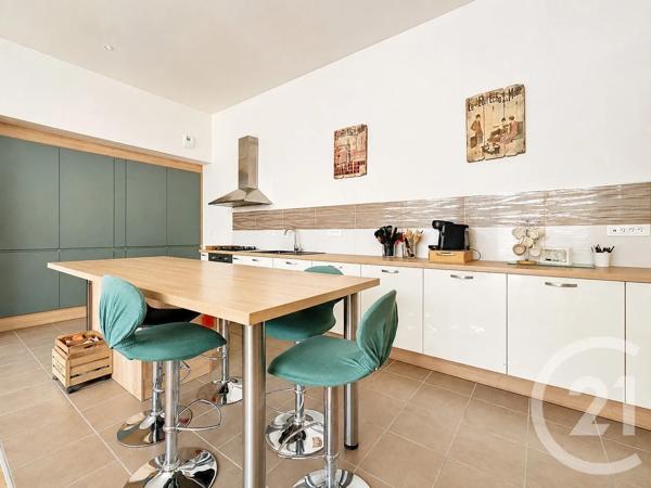 Maison à vendre  6 pièces - 141 m 2   CHATELAUDREN  - 22