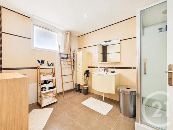 Maison à vendre  6 pièces - 141 m 2   CHATELAUDREN  - 22