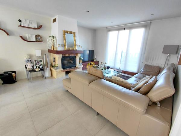 Montigny - 4 CHAMBRES €425 000 ** - Référence 1982