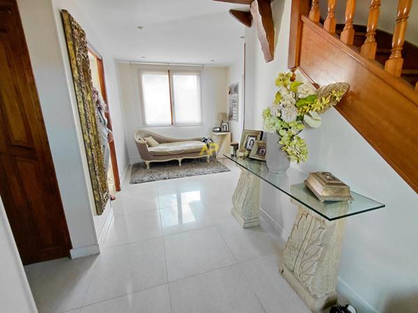 Montigny - 4 CHAMBRES €425 000 ** - Référence 1982