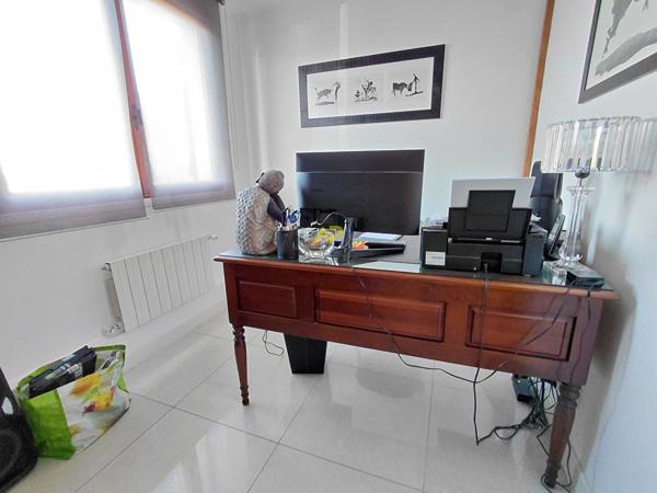 Montigny - 4 CHAMBRES €425 000 ** - Référence 1982