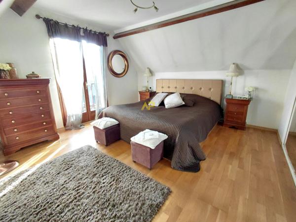 Montigny - 4 CHAMBRES €425 000 ** - Référence 1982