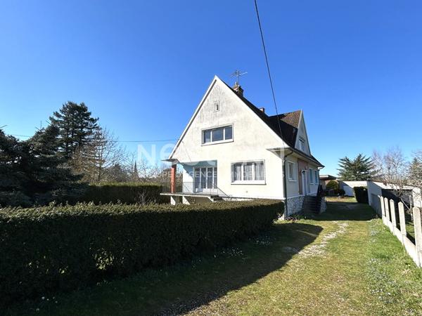 PAVILLON 4 CHAMBRES ET 1 BUREAU CENTRE DE CHABRIS AVEC DÉPENDANCES ET JARDIN (INDRE 36)