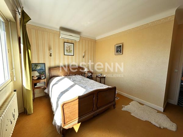 PAVILLON 4 CHAMBRES ET 1 BUREAU CENTRE DE CHABRIS AVEC DÉPENDANCES ET JARDIN (INDRE 36)