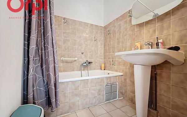 Appartement à vendre    2 pièces • 46 m2 Fréjus