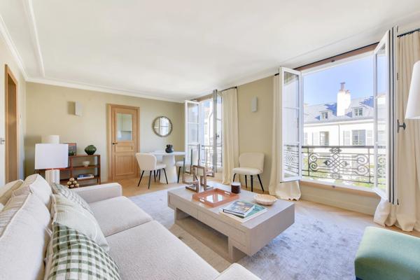 Rue Las Cases - Superbe Appartement avec Vues Exceptionnelles