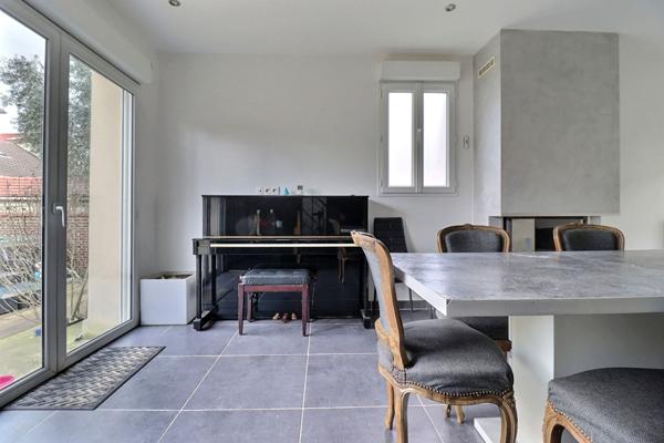 Maison Colombes 4 pièce(s) 140 m2