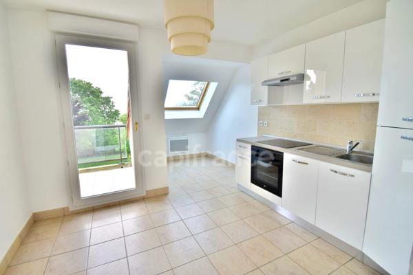 Appartement à louer 3 pièces de 83 m2 DIJON (21) quartier haut EIFFEL , balcon, cave, parking