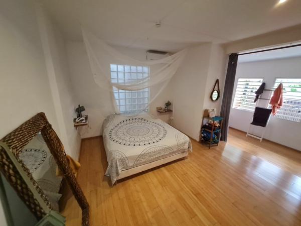 Maison à vendre    5 pièces • 243 m2 Cayenne