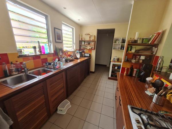 Maison à vendre    5 pièces • 243 m2 Cayenne
