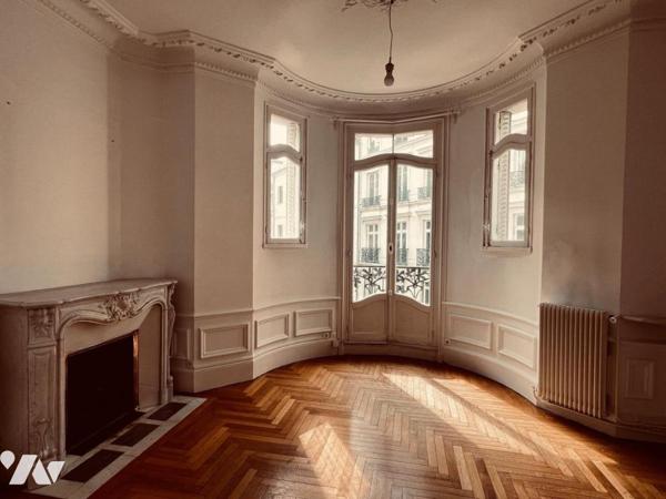 ROUEN - CARMES Certaines portes ne s'ouvrent qu'une fois.