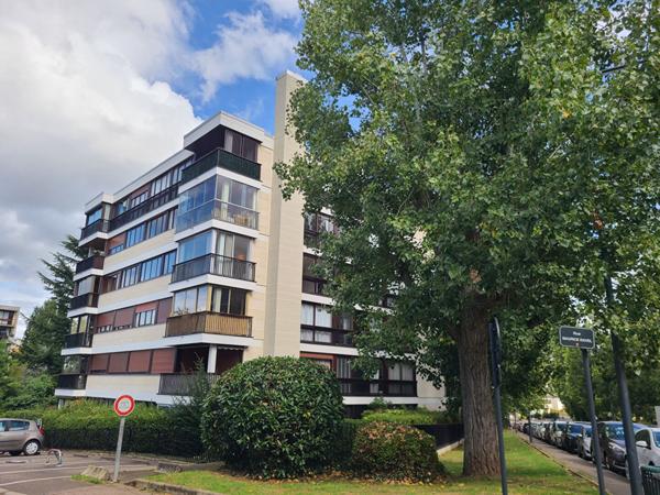 Nouveau : Appartement Fontenay Le Fleury 3 pièce(s)